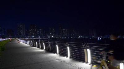 晚上时间珠海市步行桥歌剧院全景 中国