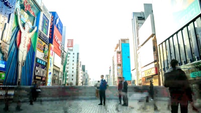 在大阪的南巴地区，延时摄影。