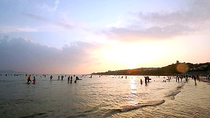青岛日落海滩