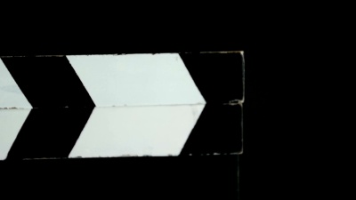 人用电影拍板，黑色，特写，慢动作