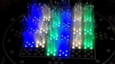 夜间音乐喷泉