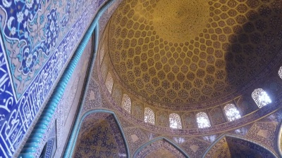 在Sheikh Lotfollah清真寺的圆顶内