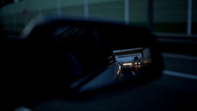 后视镜中的道路视图