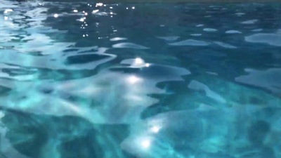  游泳池水波慢动作