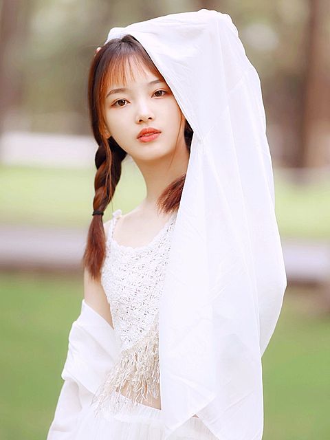 春节晒图晒照粉白人物滤镜小红书配图