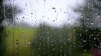 窗子上的雨点