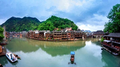 中国湖南省凤凰县美丽古镇 时差(放大)