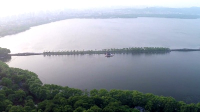 杭州西湖鸟瞰天际线