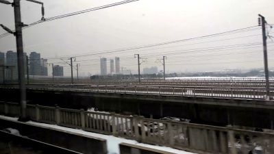 从火车窗口出去