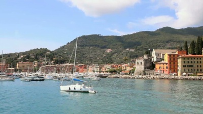 意大利圣玛格丽塔Ligure，有海和船