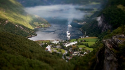 Geiranger峡湾，挪威倾斜移位镜头。