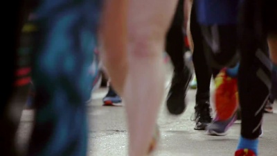 马拉松赛跑用的是人的脚