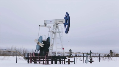石油和天然气工业。油田抽油泵千斤顶的工作