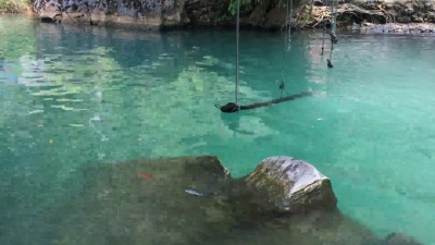位于老挝万象省Vang Vieng的蓝泻湖。