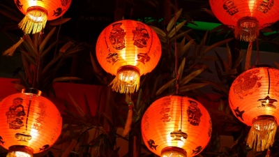 红灯笼和竹叶