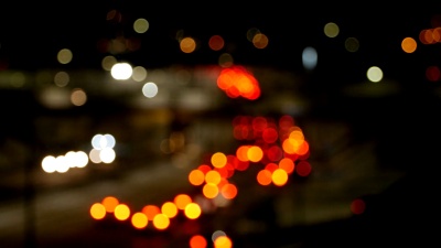 离焦夜间交通灯