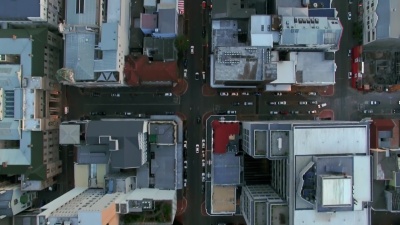 开普敦城市街道上方