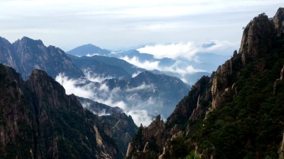 黄山峡谷云海
