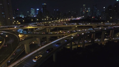 夜间空中公路枢纽
