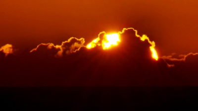 日出，海洋特写延时摄影，太阳突破云层