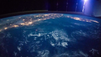 飞越地球。从国际空间站观看。超高清延时。