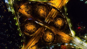 中国夜景深圳市著名交通道路交叉口空中全景俯视 时差