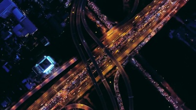 空中俯瞰公路交通车辆