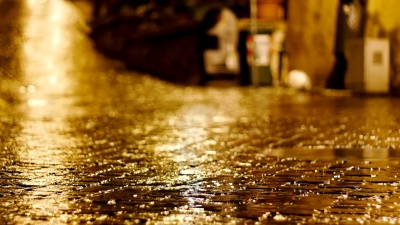 巴萨诺德尔格拉帕的雨夜。