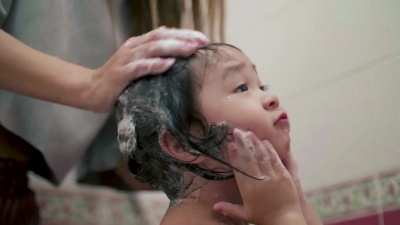 Cu 女婴洗澡