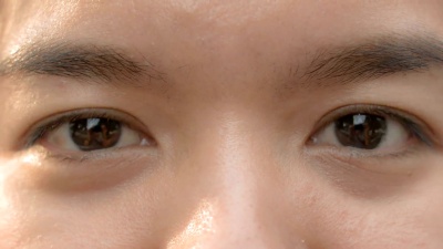 女人的眼睛特写