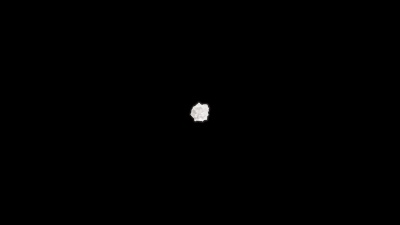 黑色背景下牛奶爆炸的CG动画。