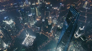 夜间上海市区T/L TU高角视图/中国上海