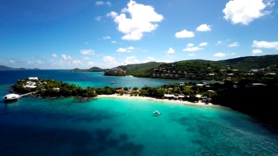 科基海滩，圣托马斯，美属维尔京群岛的航空视频