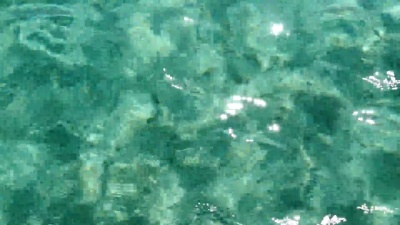 清澈的海水反射