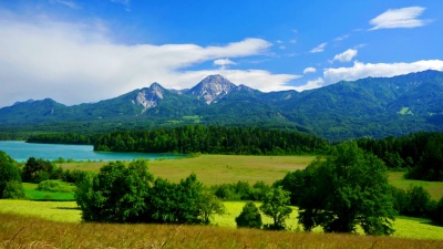 山湖。