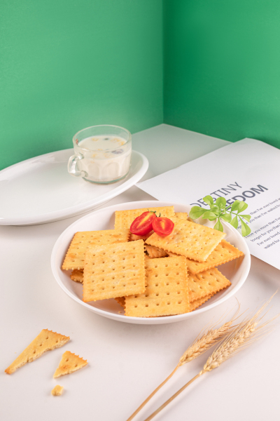 美食系列写实零食苏打薯片