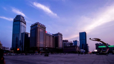 中国沈阳-2014年8月1日 中国沈阳火车站北广场景观