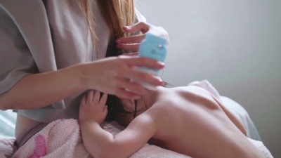 Cu 女婴洗澡