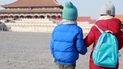儿童旅游游览紫禁城