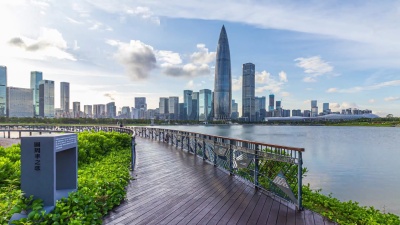 T/L WSPAN深圳后海人才公园和黄昏休闲游客/深圳，中国