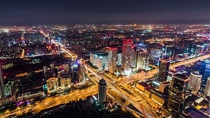 T/L鸟瞰戏剧性城市景观/北京CBD区域，中国