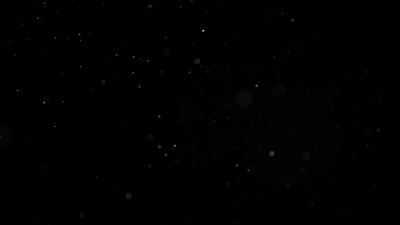 黑色背景上的慢动作雪