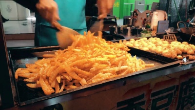 昆明美食街当地夜市