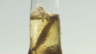 把石灰加到啤酒里