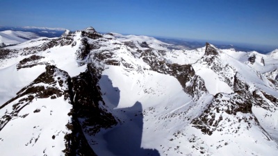 高山。