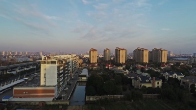 分离式复式住宅的实时鸟瞰