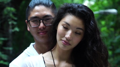亚洲夫妇微笑的肖像