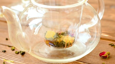 含有薄荷，玫瑰，枸杞和菠萝的绿茶