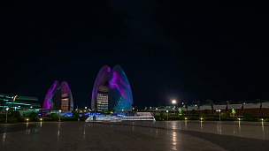 中国夜光珠海市著名歌剧院全景  timelapse