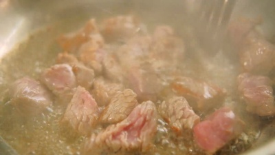 烧肉大厨炒牛肉丁平底锅